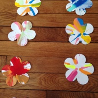 Kids Activity: peinture de printemps avec une essoreuse à salade!